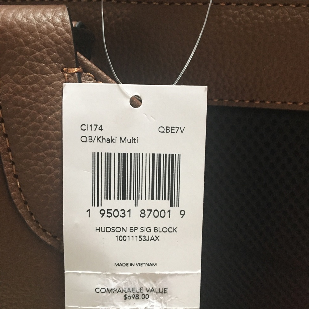 Hudson Backpack In Colorblock Signature Canvas - Picture 12 of 12